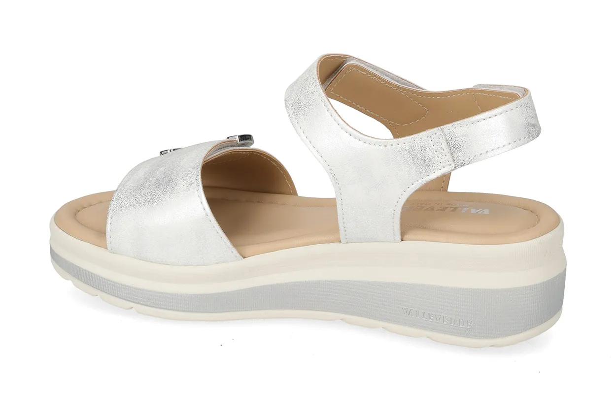 Valleverde Sandalo Donna Pelle Argento con Zeppa e Accessorio Decorativo