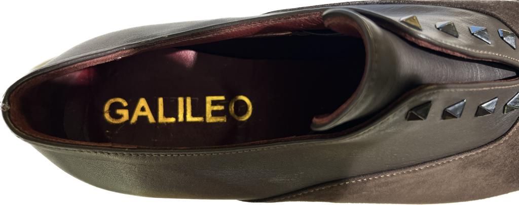 Mocassino Artigianale marrone con  borchie